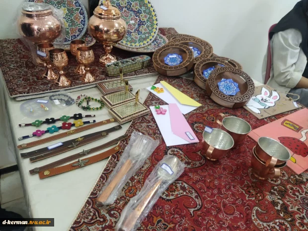 نمایشگاه دستاوردها و بازارچه دست ساخته های دانشجویی 8