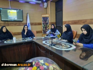 برگزاری محفل حافظ‌خوانی، شعر و موسیقی زنده در آموزشکده دختران کرمان 3